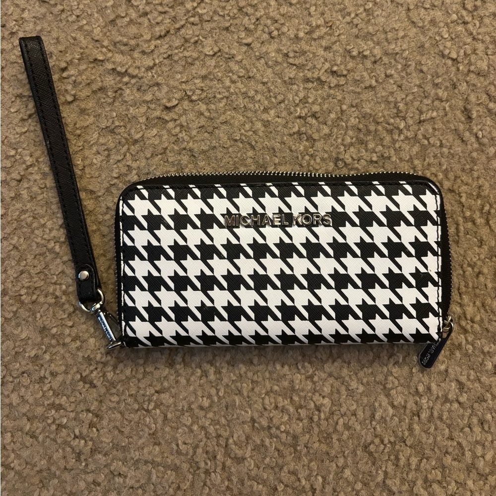 Michael Kors Wristlet Wallet